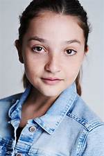 Anya Mckenna-Bruce Adult Material: Age, Instagram, Parents, Birthday, Wiki, Bio