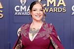 Ashley Mcbryde Spouse: Is She Married? Gay Rumors, Family and Net Worth