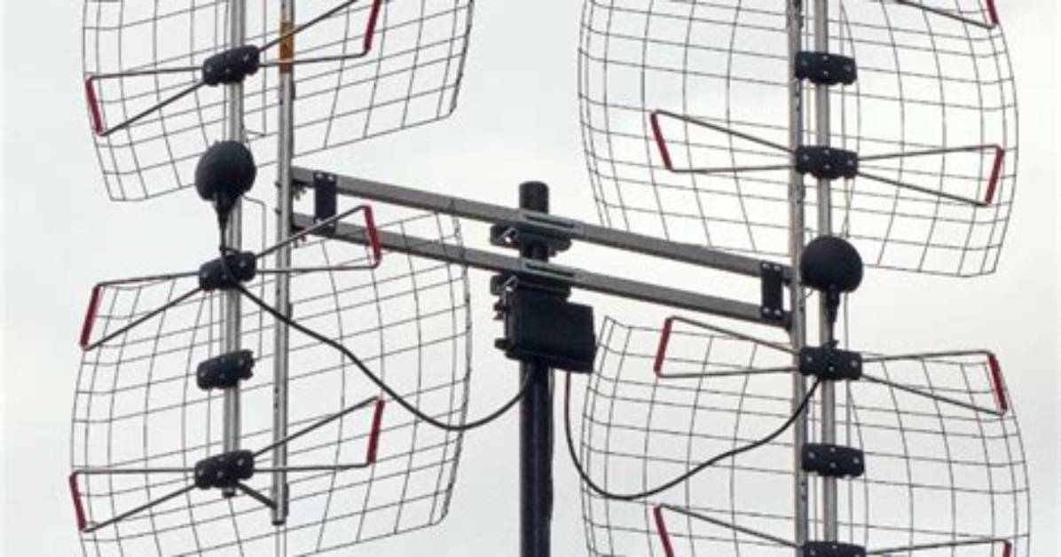 Can You Connect Two Different Antennas Together?