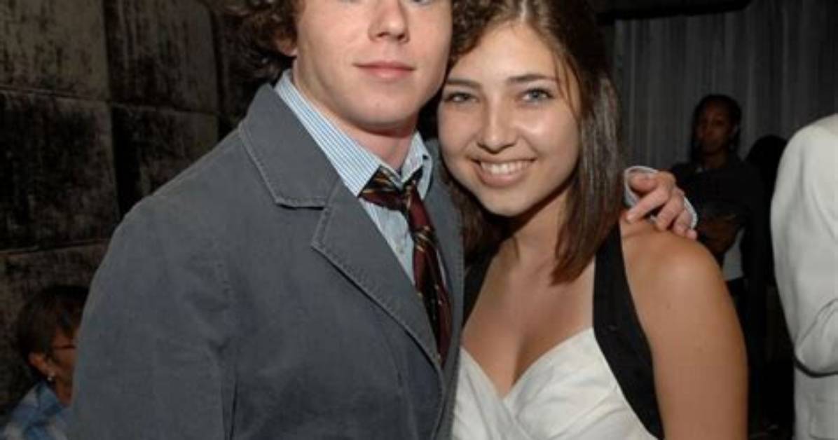 Charlie Mcdermott: Wife, Net Worth, Tattoos, Smoking & Body Facts