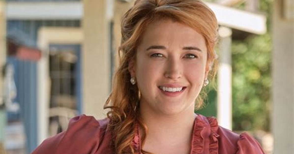 Charlotte Hegele Weight Gain Reason: Is She Pregnant 2023?