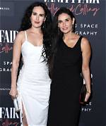 Demi Moore & Daughter Rumer Willis Wear Sexy Swimsuits on Greece Beach – Hollywood Life