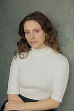 Elena Delia Age: 10 Facts on Romanian Actress