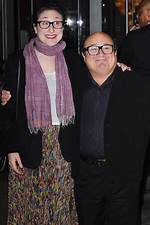 Grace Fan Devito (Danny Devito Daughter) Age, Bio, Wiki, Height, Weight, Boyfriend, Net Worth, Facts