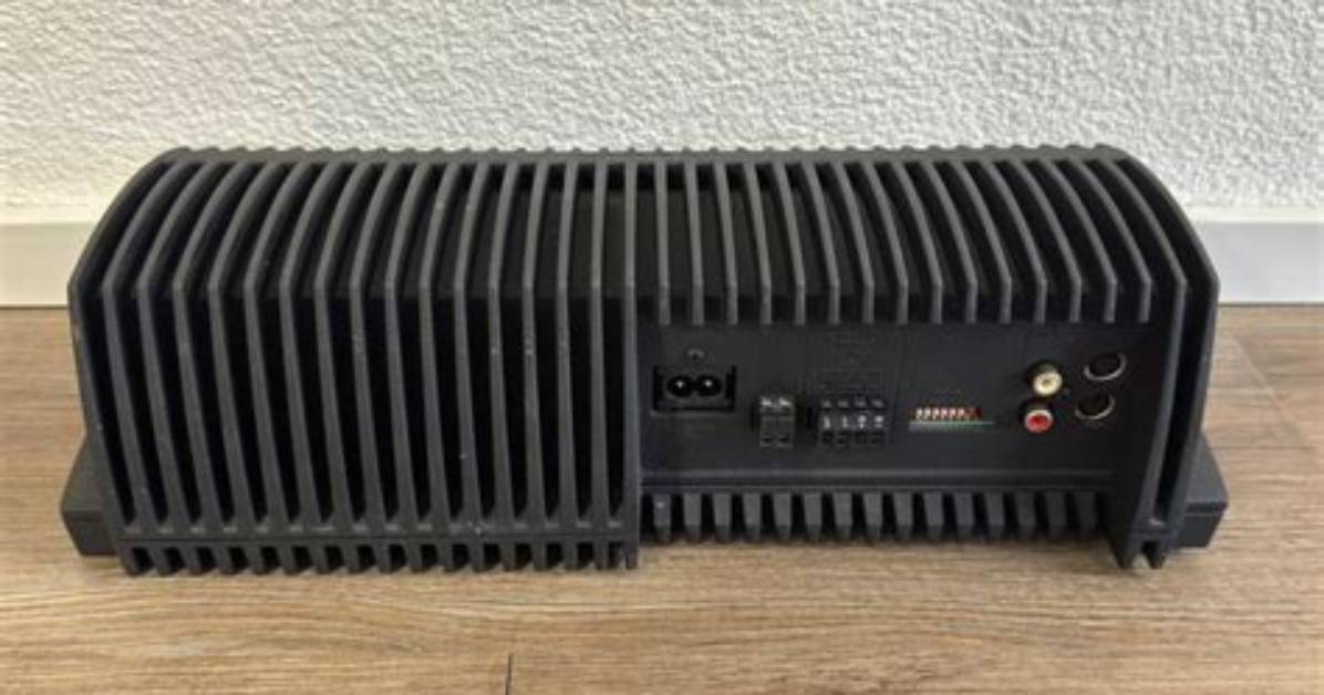 How Big Is the Bose Lifestyle Sa-2 Amplifier?