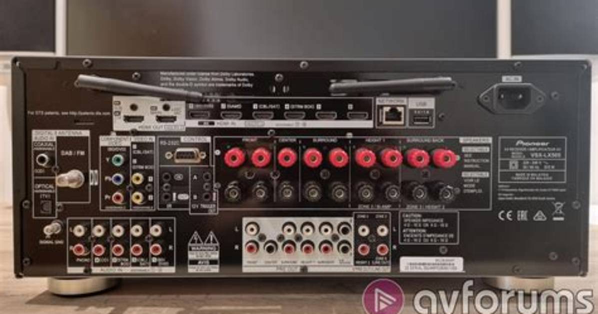 How Do You Hook up a Pioneer Turntable?