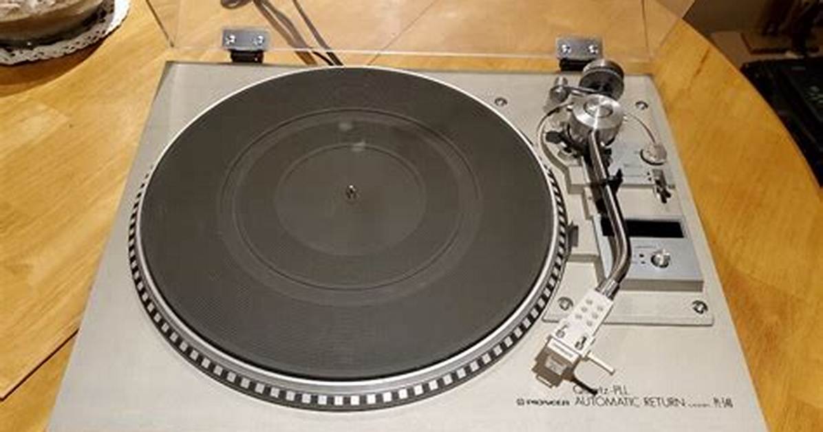How Does a Pioneer Pl-540 Turntable Look Like?