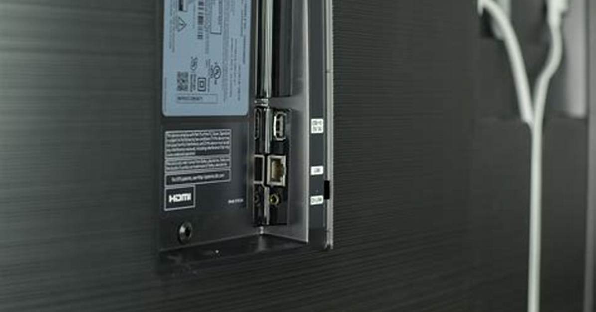 How Does the Samsung Mu8000 Connect to the Tv?