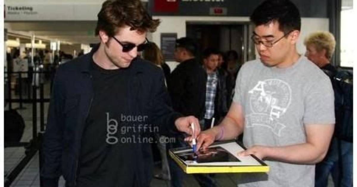Is Robert Pattinson Left Handed?