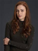 Is Sophie Skelton Related to Red Skelton? Her Boyfriend- Who Is Novio?