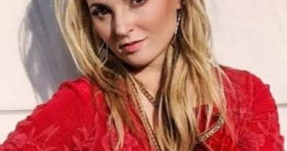 Karen Waldrup Bio, Age, Wiki, Net Worth, Height, Biography, Boyfriend, Wikipedia, Married