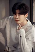 Lee Jong Suk Wiki: What’s His Ethnicity? Religion and Family Details