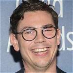 Ryan O’connell (Actor) Wiki, Bio, Age, Height, Weight, Girlfriend, Net Worth, Family, Facts