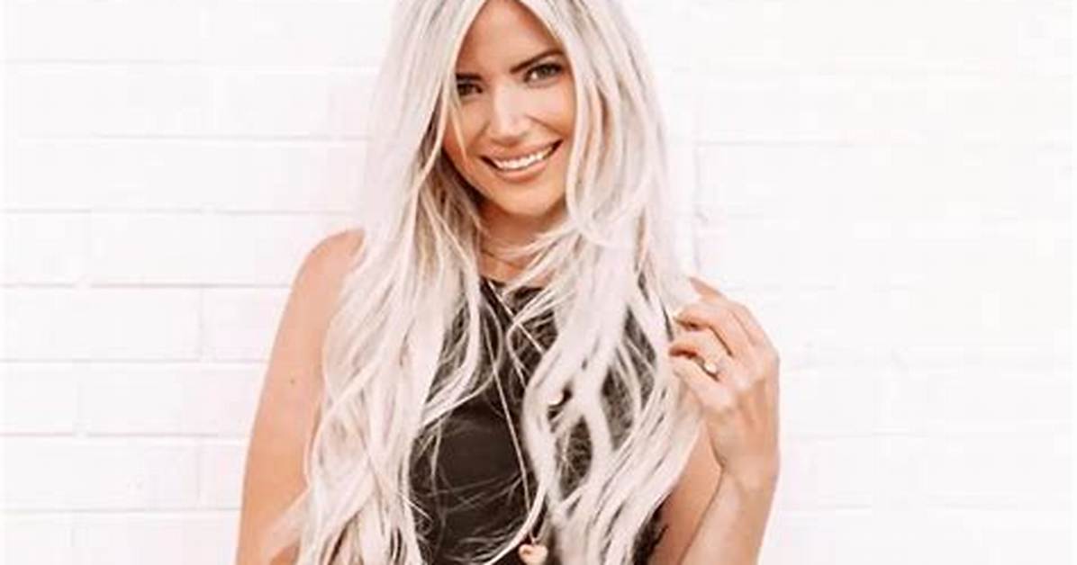 Sarah Nicole Landry Age and Net Worth: Meet the Influencer on Instagram