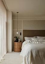 Should You Give Guests Your Bedroom?