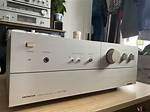 What Kind of Audio Amplifier Does Hitachi Sr-604 Have?