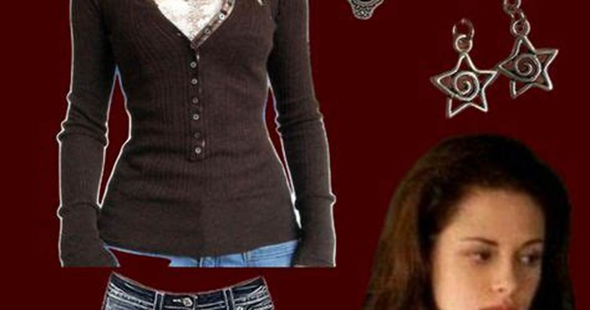 What Kind of Clothes Does Bella Swan Wear?
