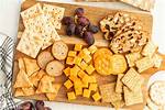 What Kind of Crackers to Serve with Cheddar Cheese?
