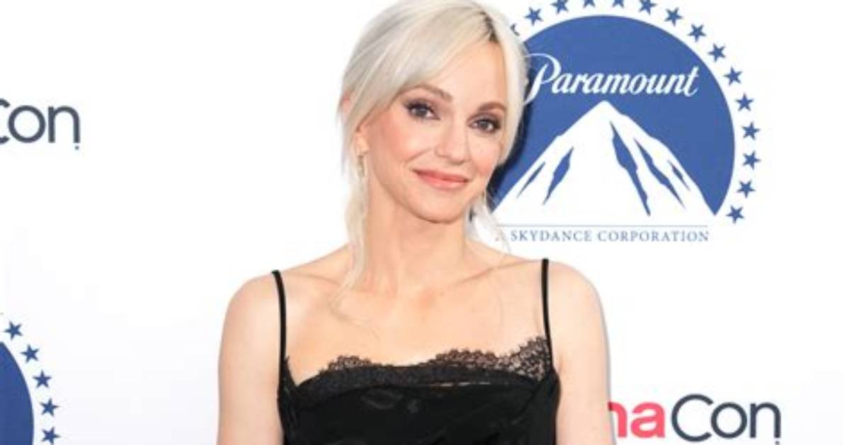 Who Are Anna Fariss Parents? Anna Faris Biography, Parents Name, Nationality and More