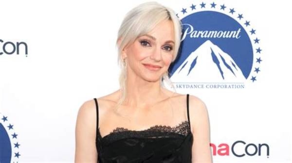 Who Are Anna Fariss Parents? Anna Faris Biography, Parents Name, Nationality and More
