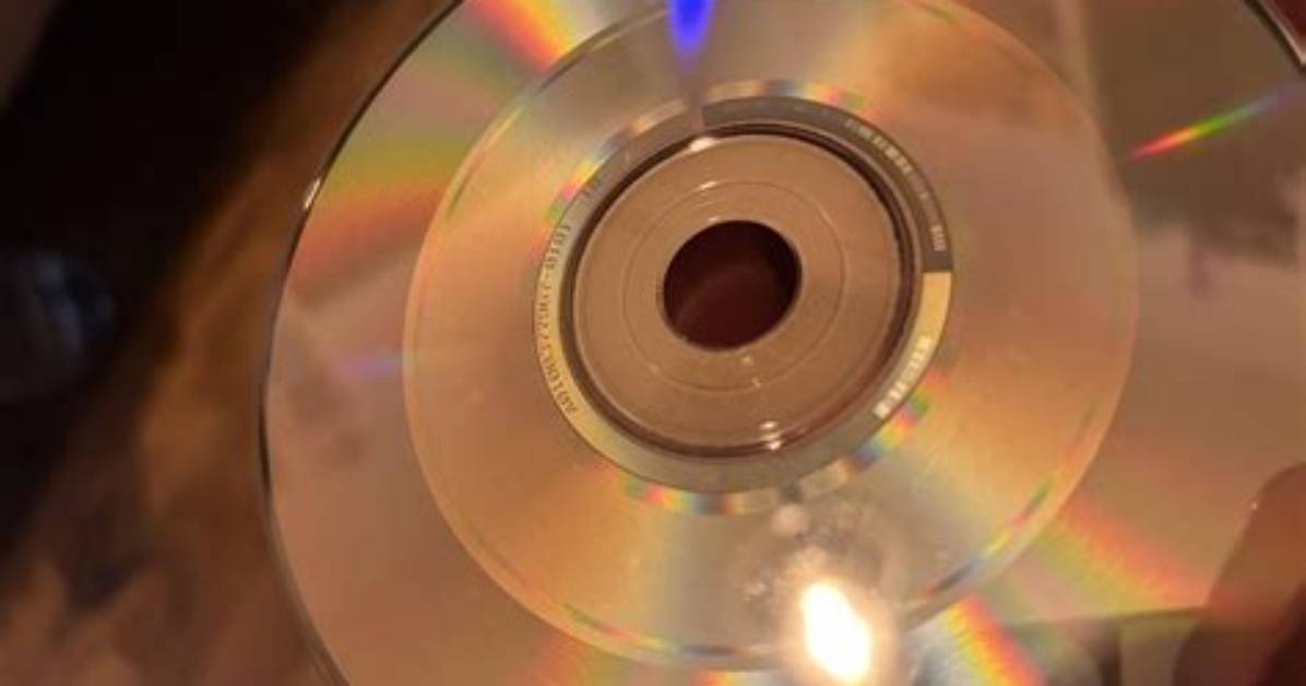 Why Does the Drawer on My Cd Player Keep Opening?